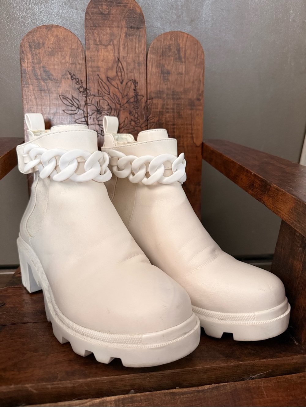 Steve Madden Cream Chunky Chelsea Boot with Chain Detail